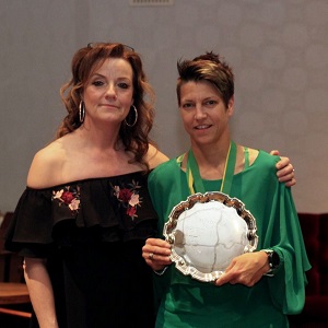 Mel, 2017 winner, receiving the plate from Sue.